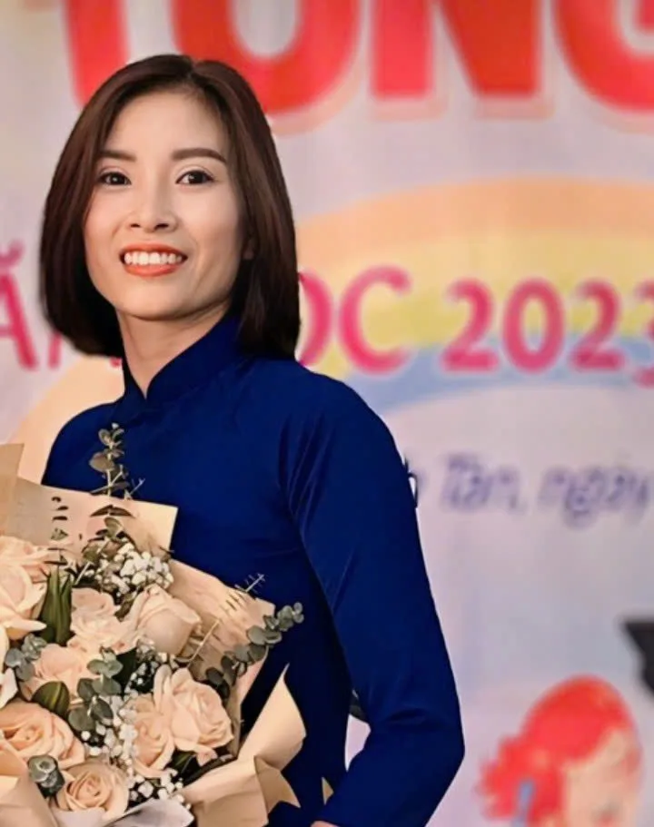 Cô Hoàng Thị Hằng